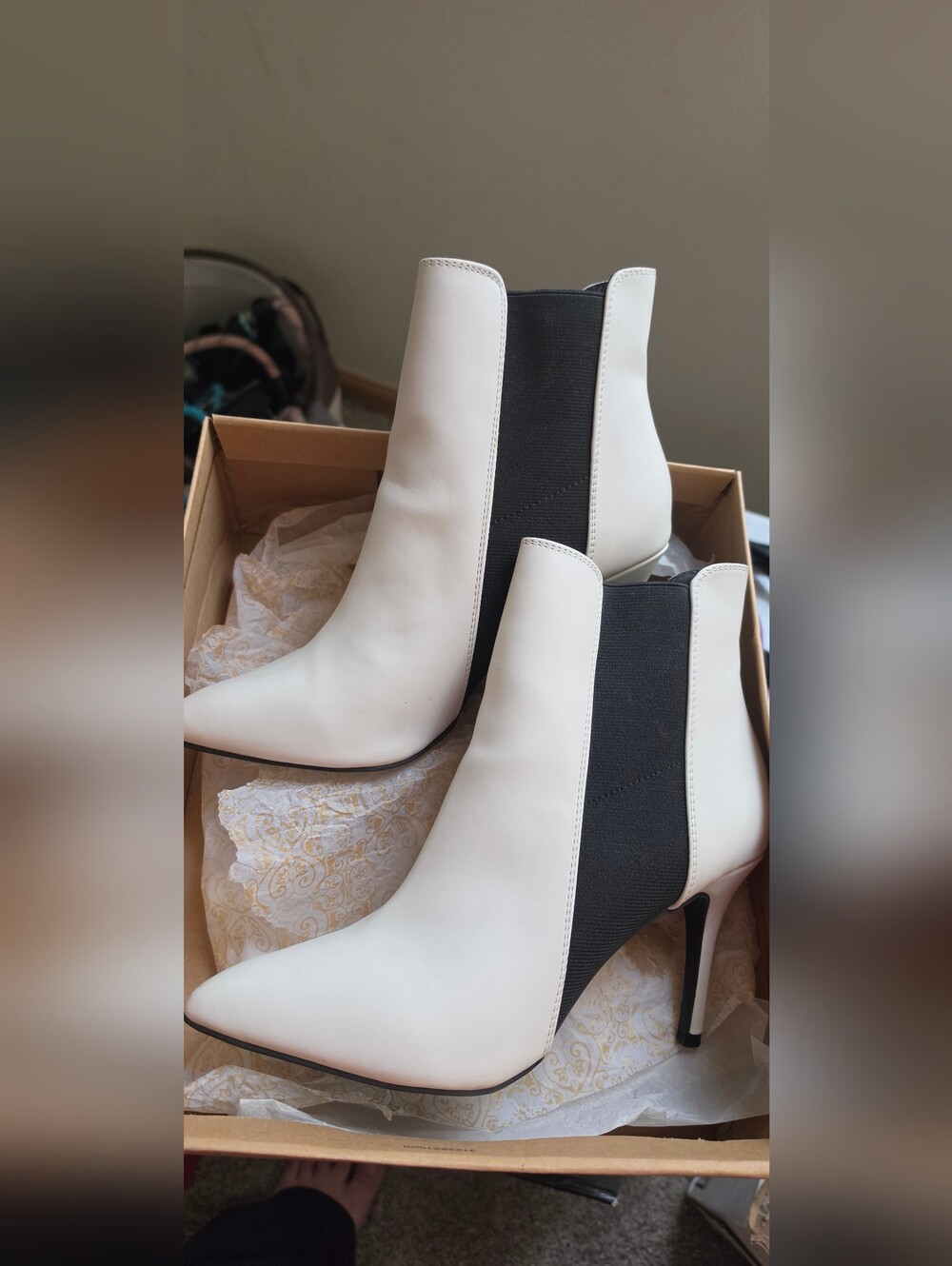Zigi Soho White and Black Heeled Boots